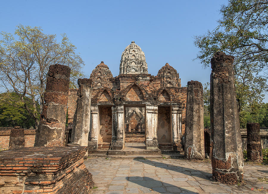 Wat Si Sawai Wihan and Prangs DTHST0060 Photograph by Gerry Gantt