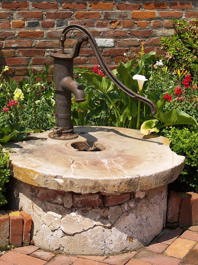 Water Pump Photograph by Wilma Holland - Fine Art America