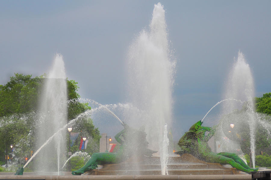 Water Spray - Swann Fountain - Philadelphia Photograph by Bill Cannon