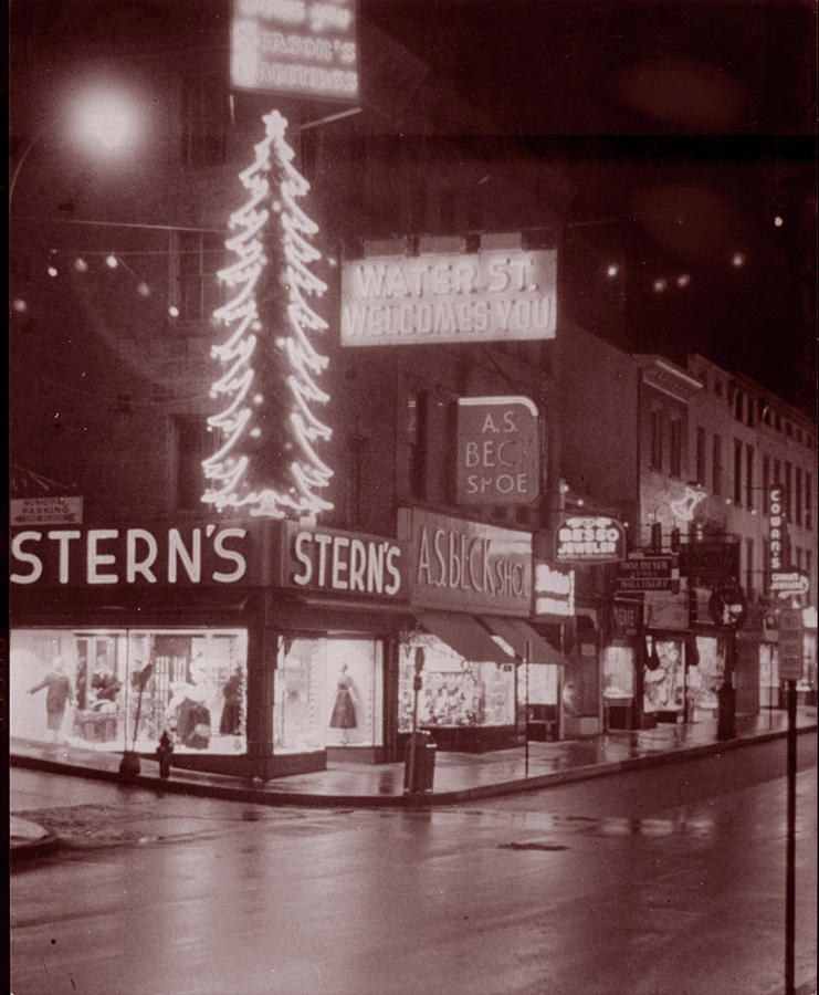 Christmas Photograph - Water Street Christmas by Ralph Aiello
