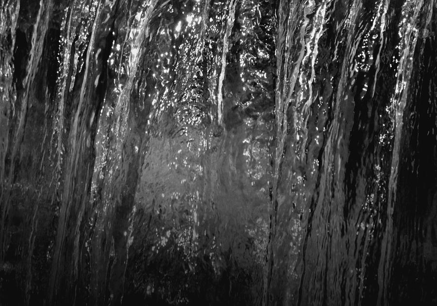 Abstract Photograph - Waterfall at Greenhill Gardens B n W by Richard Andrews