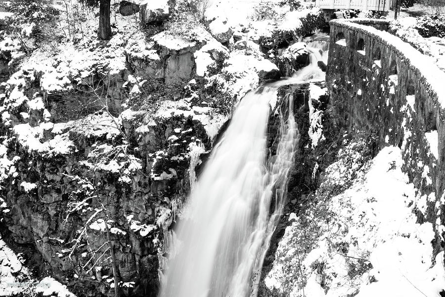 Waterfall, Oregon Photograph by Aashish Vaidya