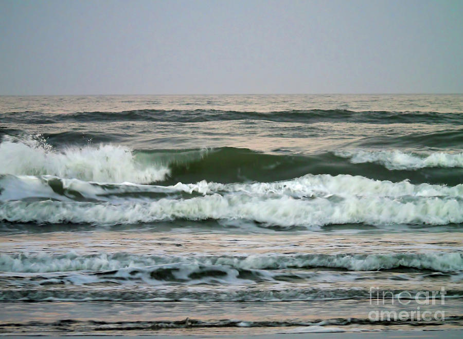 Waves At New Smyrna Photograph by D Hackett