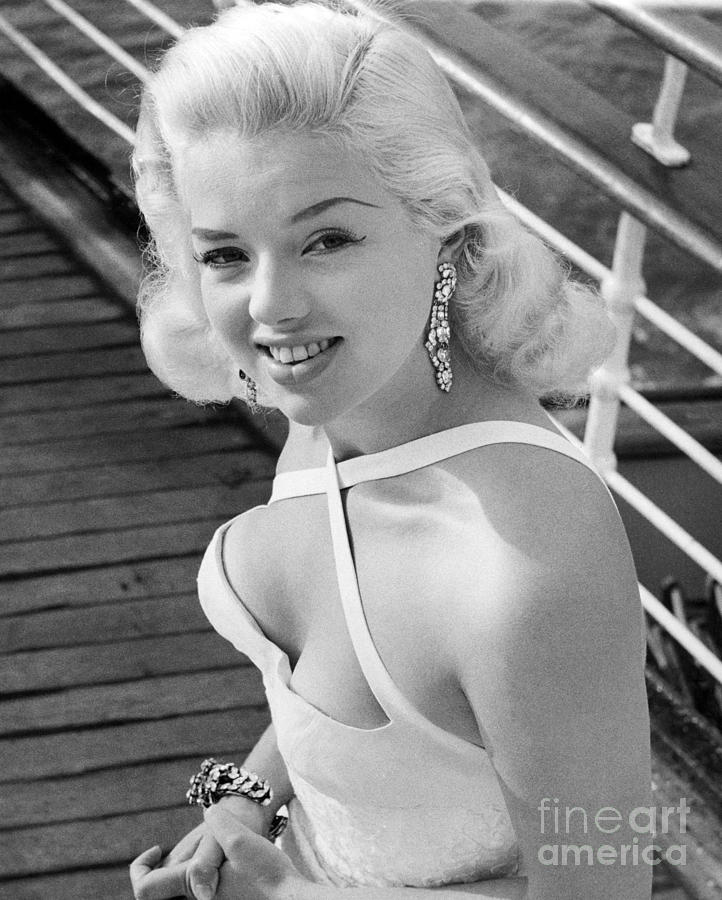 Way To Hollywood British Actress Diana Dors Doesnt Mind Being