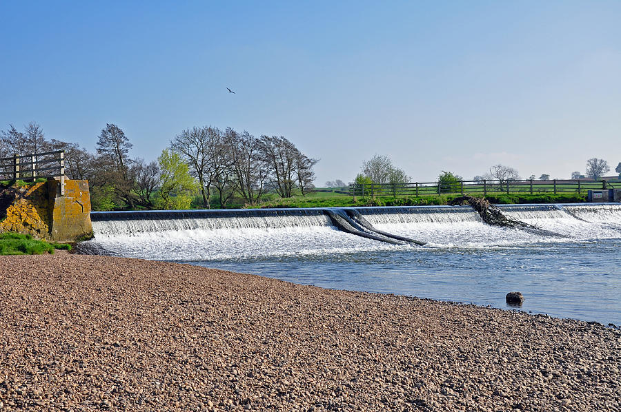 Weir on the River Dove near Tutbury Photograph by Rod Johnson