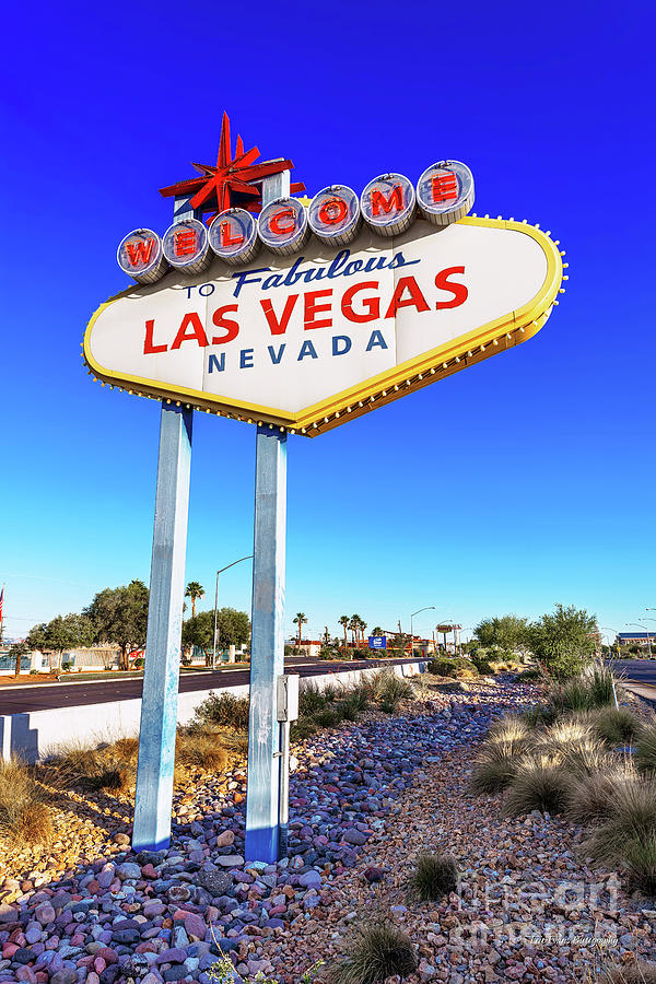 Royalty-Free photo: Welcome to Las Vegas road sign