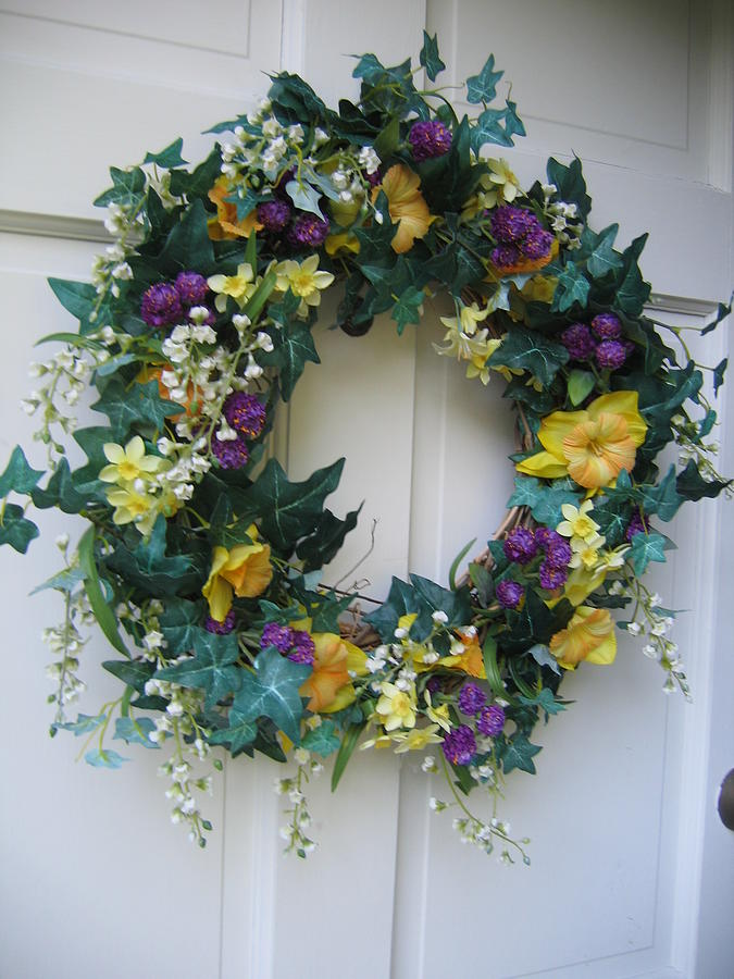 Welcome Wreath Photograph by Marlene Robbins