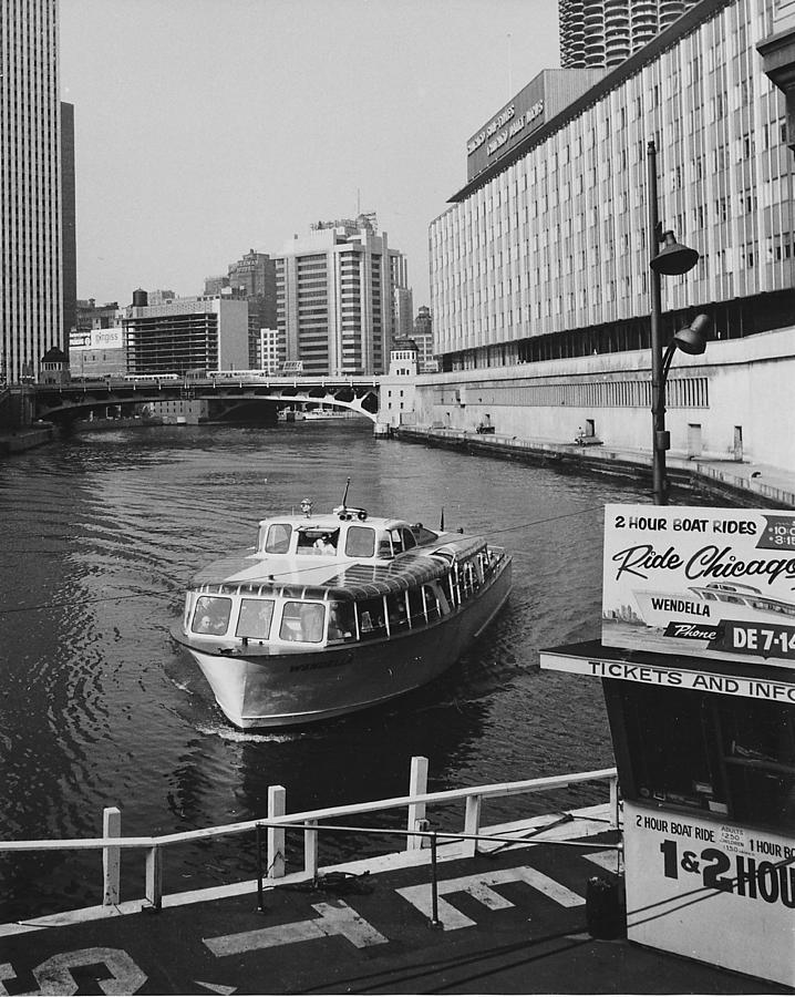 Wendella Docks After Tour Photograph by Chicago and North Western Historical Society