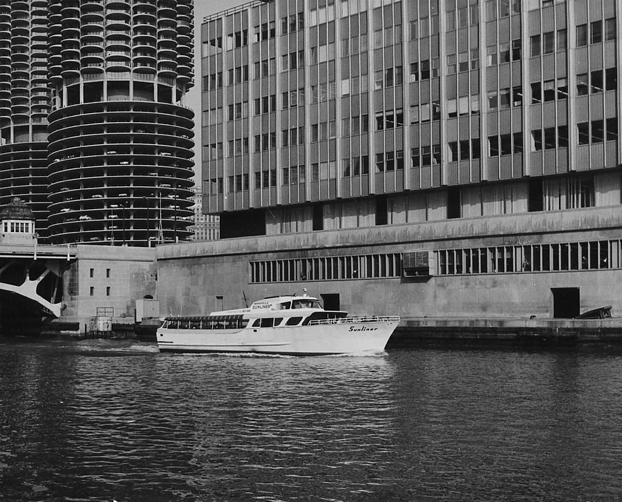 Wendella Sunliner Passes Marina Towers Photograph by Chicago and North Western Historical Society