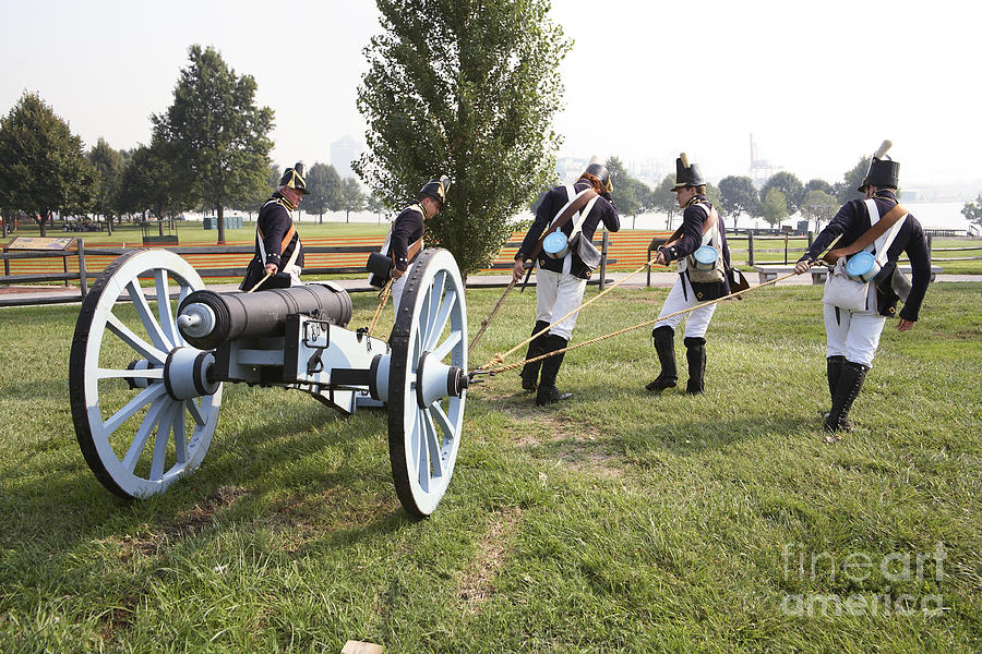 Wheeling the Cannon at Fort McHenry in Baltimore Maryland Photograph by William Kuta
