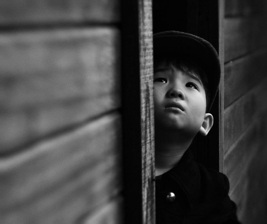 Black And White Photograph - Where Are U Mom by Ajie Alrasyid