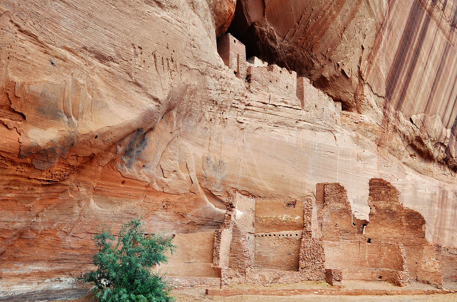 White House Ruin Canyon de Chelly Cliff Dwellings Photograph by Kyle Hanson