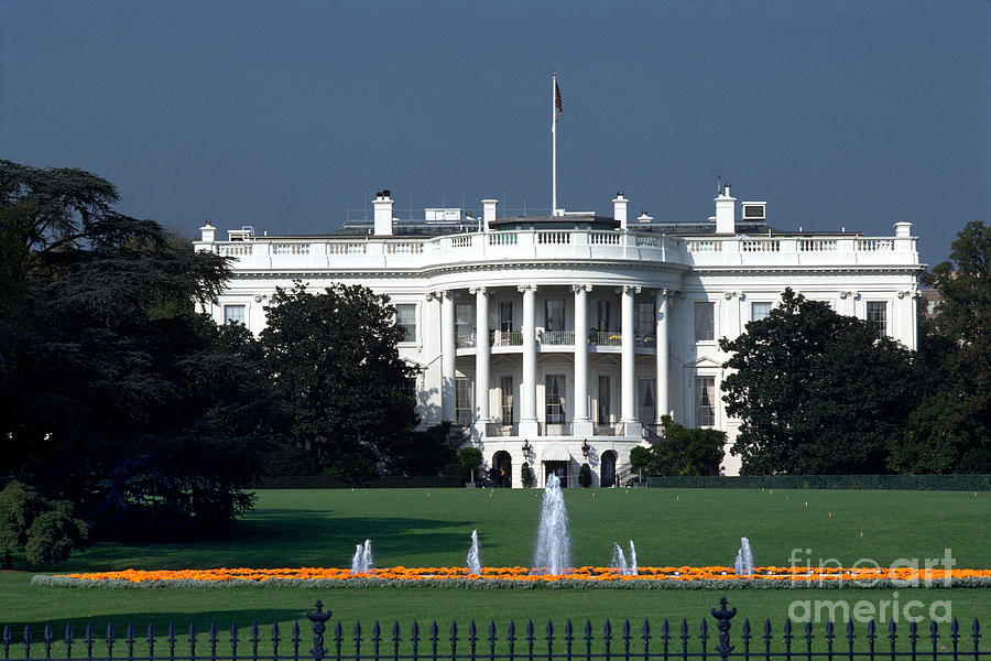 White House, Washington DC Photograph by Wernher Krutein