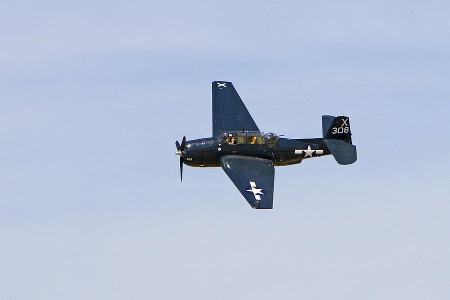 TBE-3E Avenger in Flight Photograph by Shoal Hollingsworth