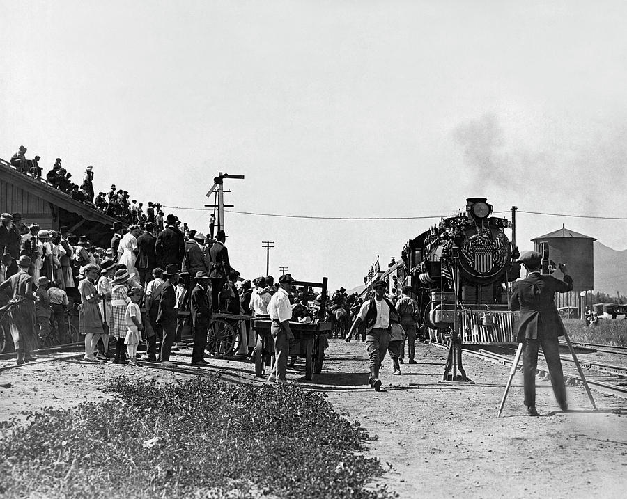 Transportation Photograph - William Hart Film by Underwood Archives