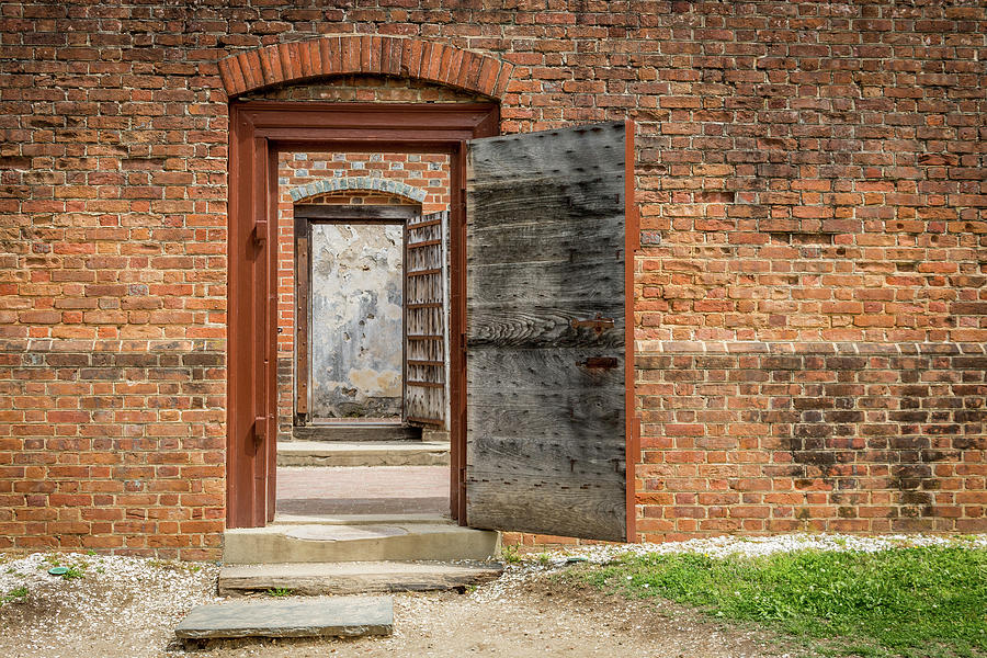 Brick Photograph - Williamsburg Public Gaol by Susie Weaver