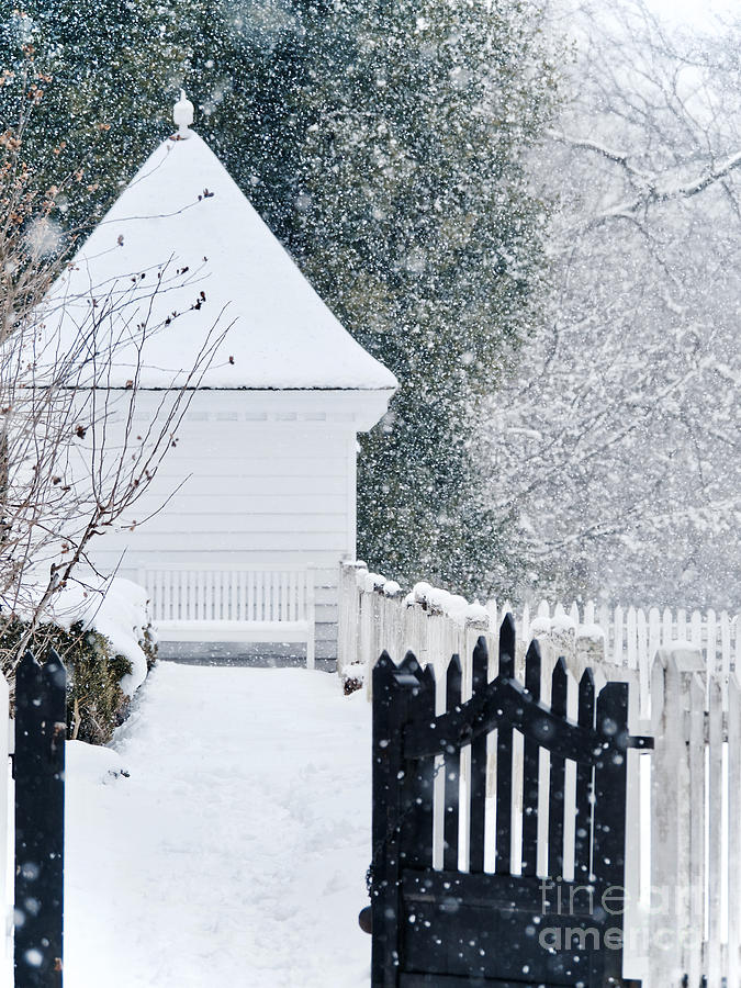 Williamsburg Snow Scene Photograph by Rachel Morrison