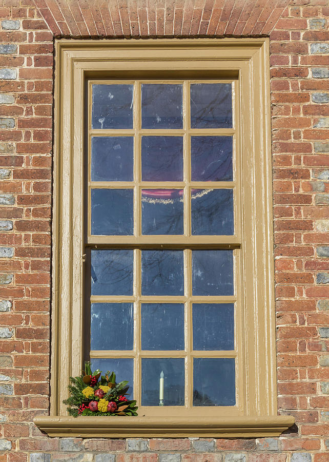 Williamsburg Window 34 Photograph by Teresa Mucha