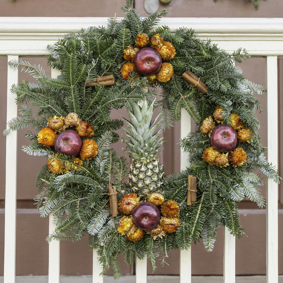 Christmas Photograph - Williamsburg Wreath 12 by Teresa Mucha