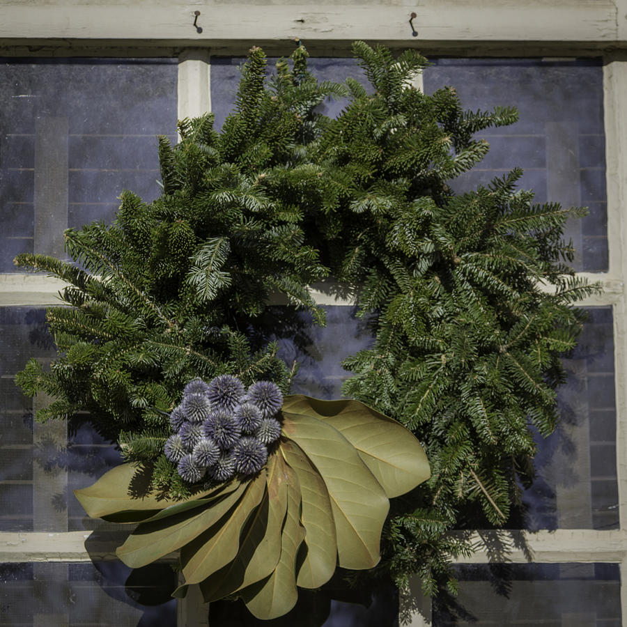Christmas Photograph - Williamsburg Wreath 24 by Teresa Mucha