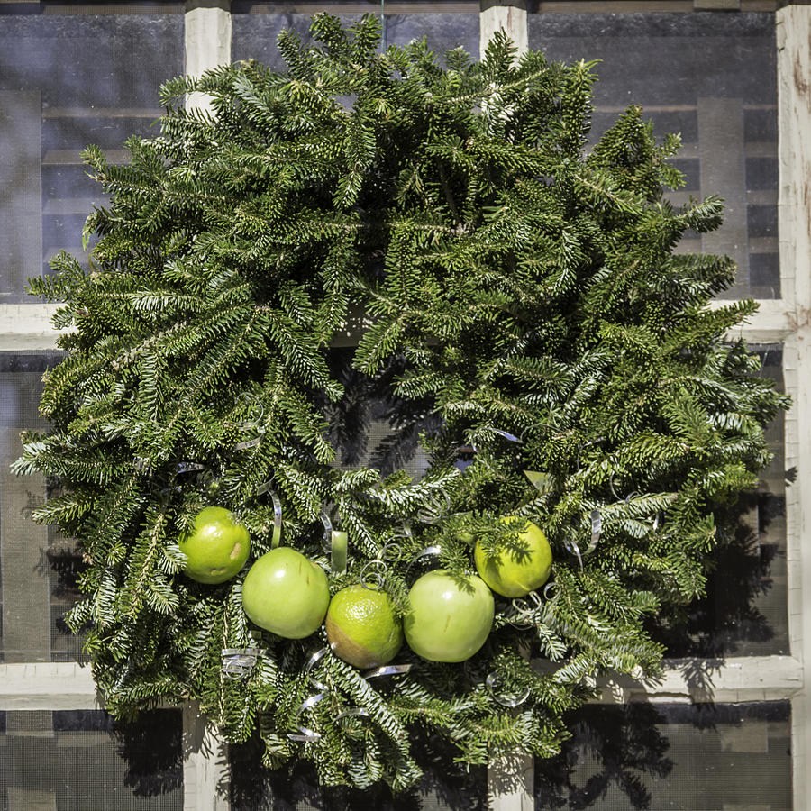 Christmas Photograph - Williamsburg Wreath 27 by Teresa Mucha