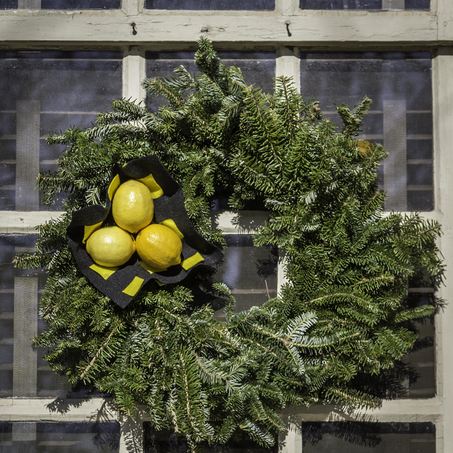 Christmas Photograph - Williamsburg Wreath 28 by Teresa Mucha