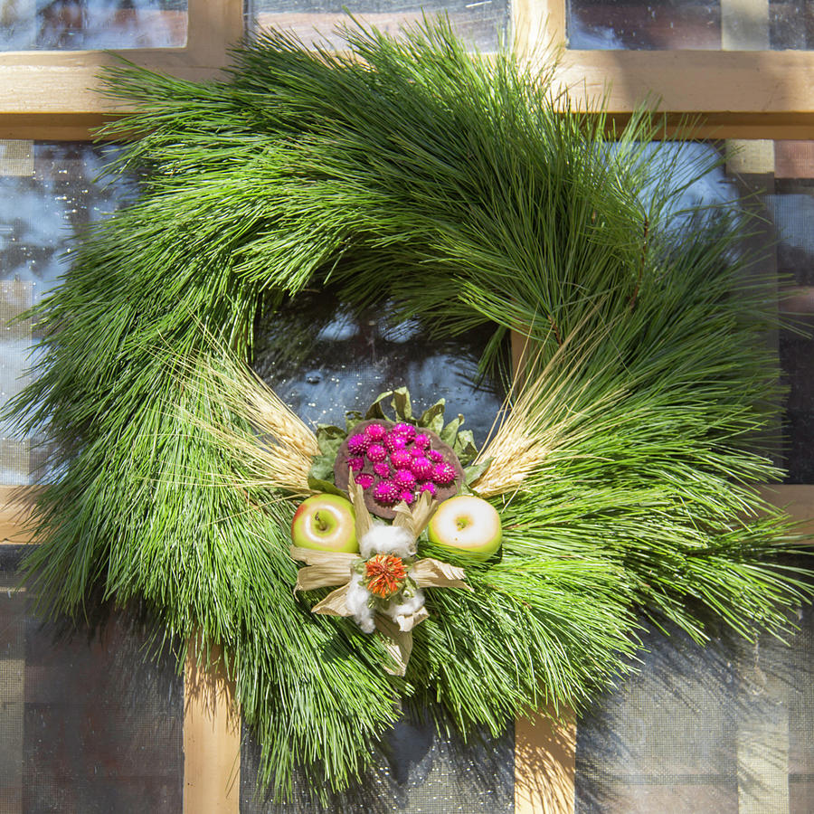 Williamsburg Wreath 49 Photograph by Teresa Mucha