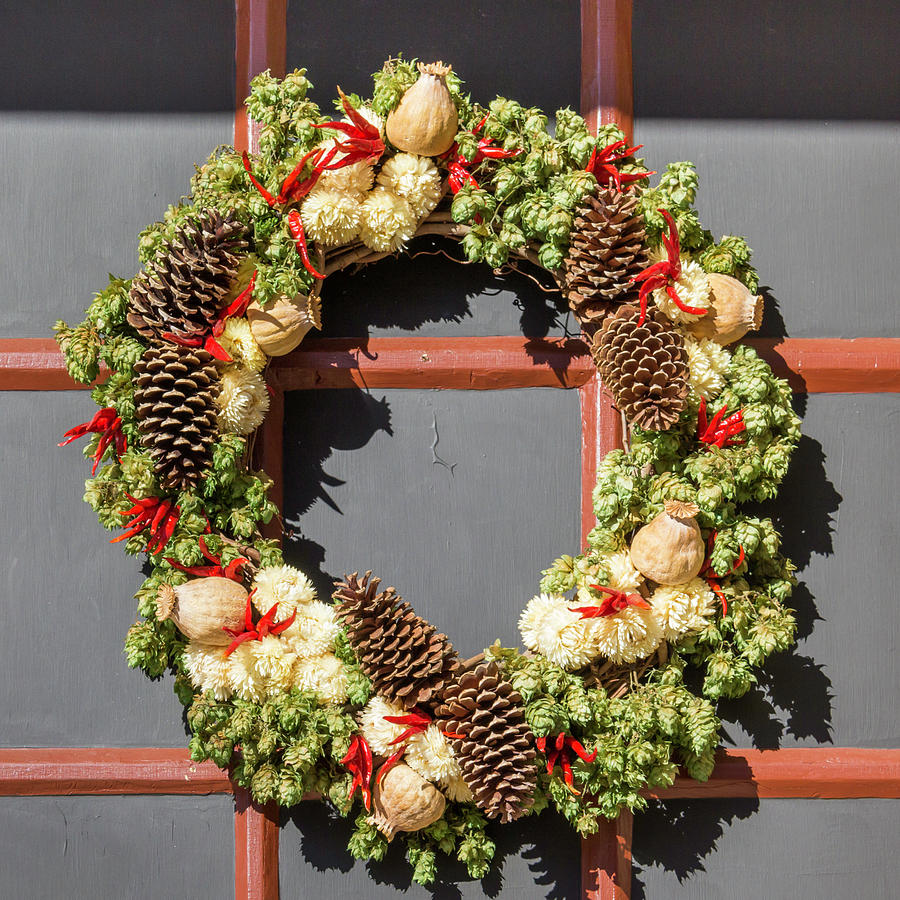 Williamsburg Wreath 85 Photograph by Teresa Mucha