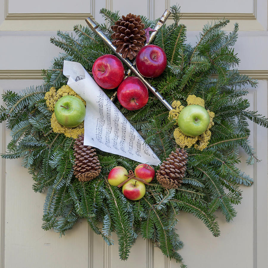 Christmas Photograph - Williamsburg Wreath 87 by Teresa Mucha