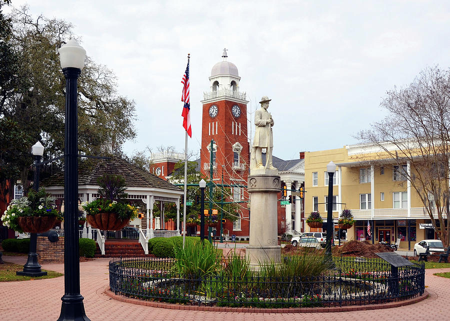 Willis Park In Downtown Bainbridge, Georgia Photograph by Carla Parris