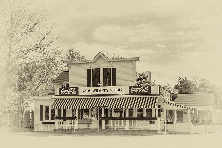Wilsons Soda Shop Photograph by Chuck De La Rosa