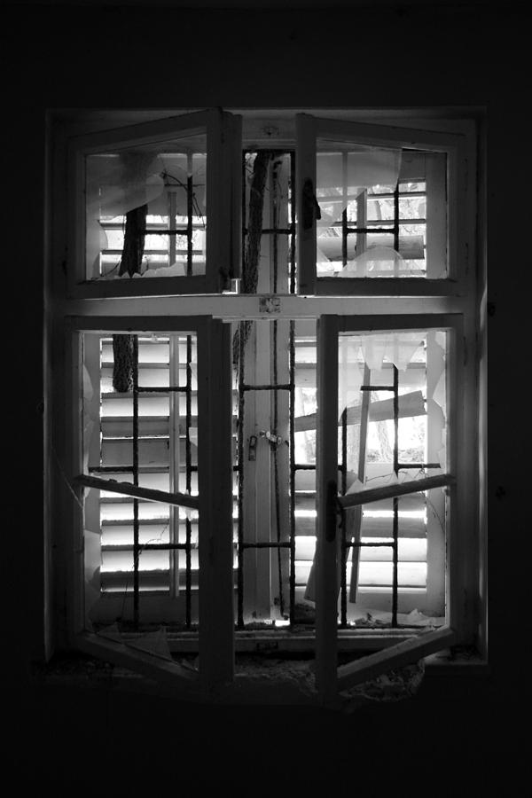 Black And White Photograph - Window by Rene Neugebauer