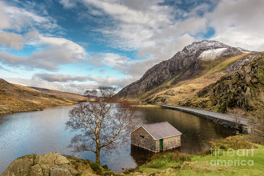 Snowdonia National Park Photograph - Winter At Llyn Ogwen by Adrian Evans