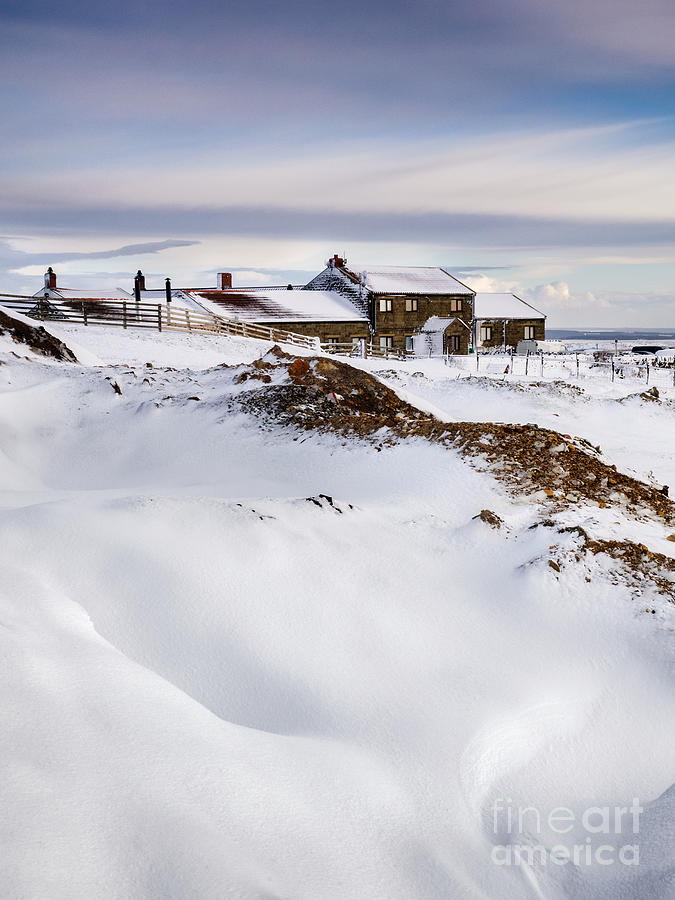 Winter At The Lion Inn On Blakey Ridge Photograph by Richard Burdon
