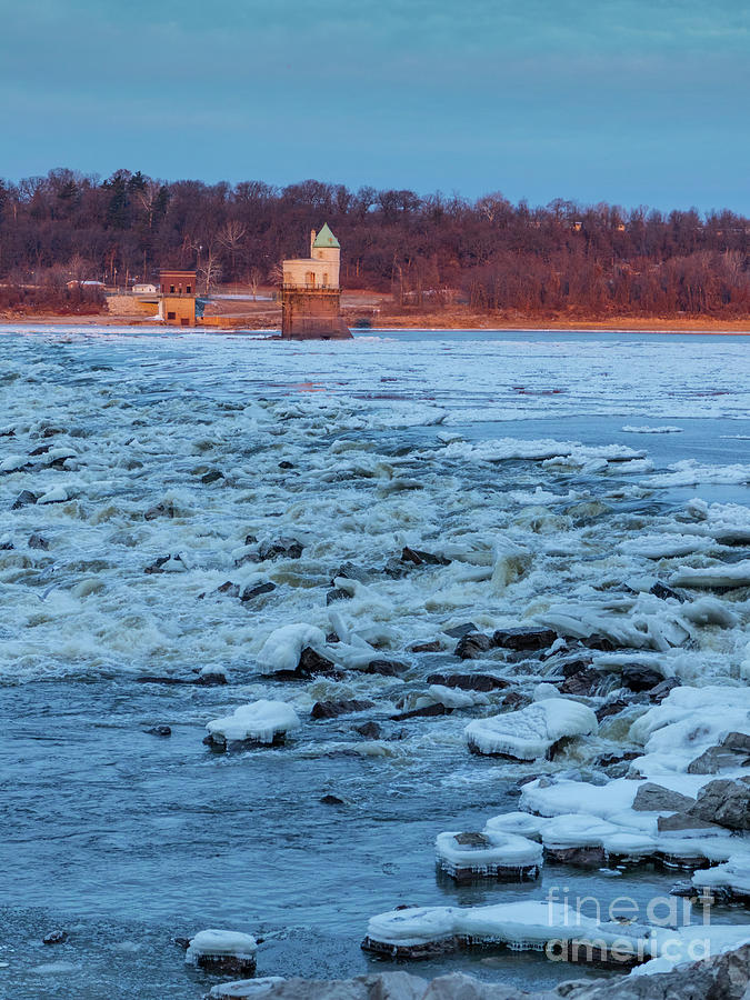 Winter Sunrise on the Mississippi river Photograph by Garry McMichael