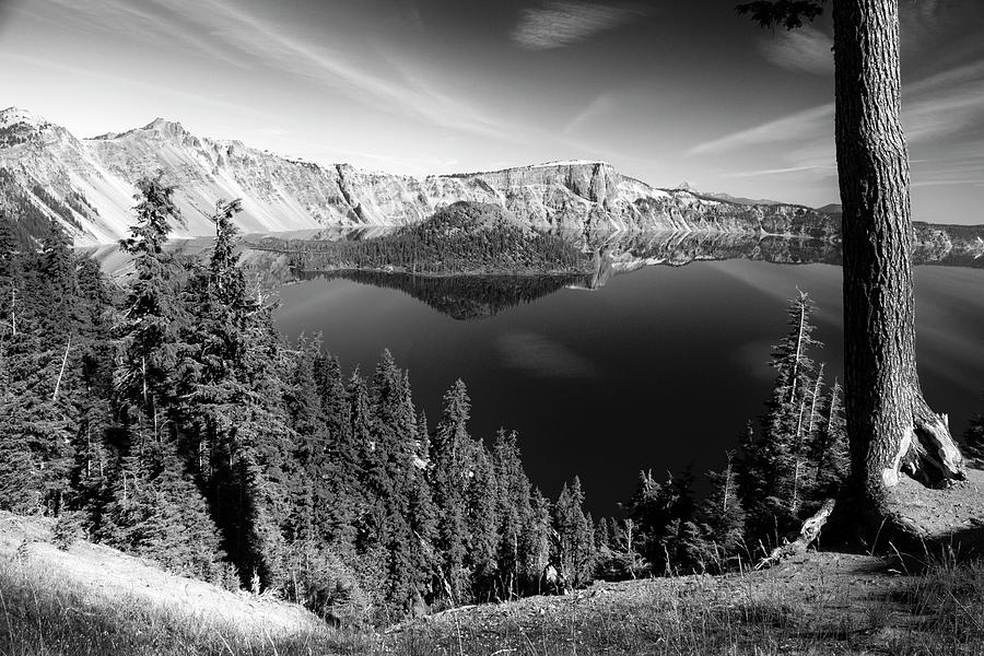Wizard Island On Crater Lake B W Photograph by Frank Wilson