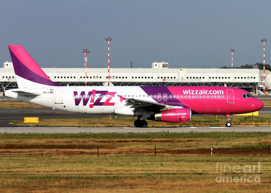 Wizz Air Airbus A320-232 Photograph by Amos Dor