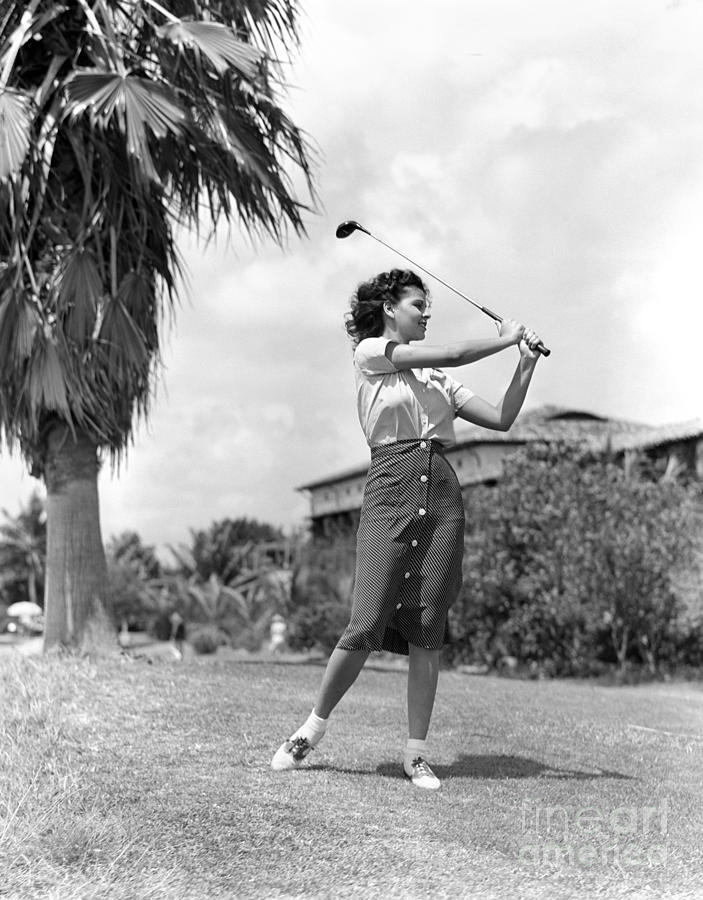 Woman Golfing, C.1930s Photograph by H. Armstrong Roberts/ClassicStock