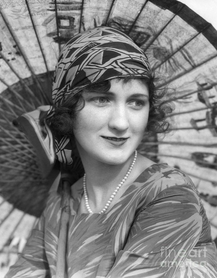 Woman With Japanese Parasol, C.1920s Photograph by H. Armstrong Roberts/ClassicStock