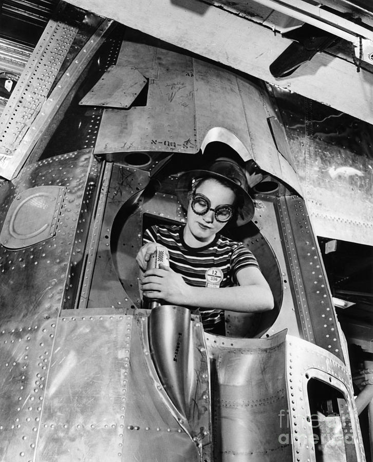 Woman Working On B-17 Bomber, Wwii Photograph by H. Armstrong Roberts/ClassicStock