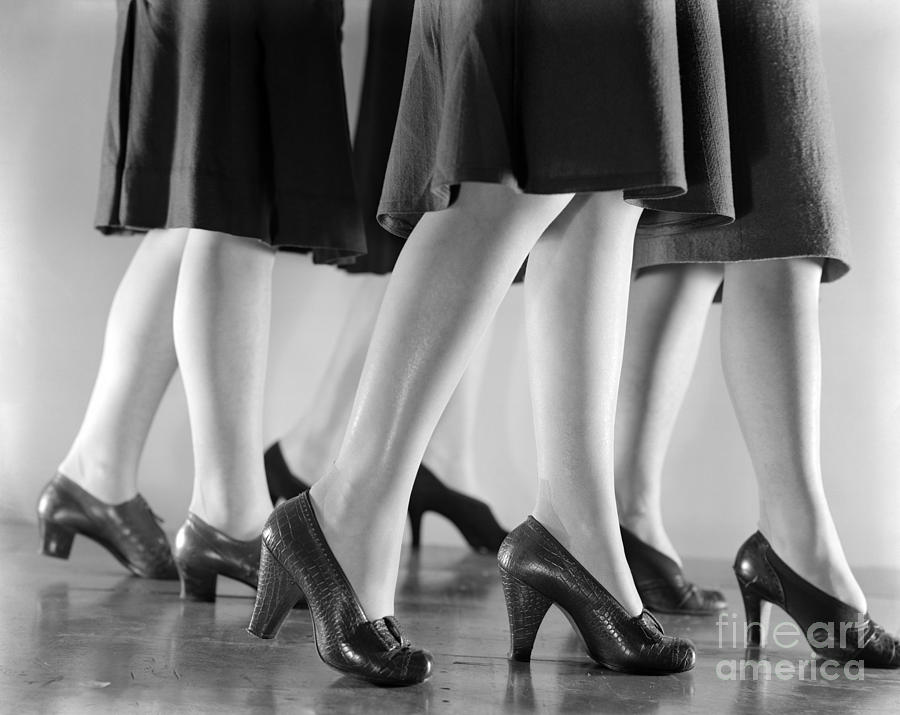 Women In Heels, C.1940s Photograph by H. Armstrong Roberts/ClassicStock