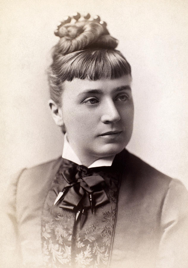WOMENS HAIRSTYLE, 1880s Photograph by Granger