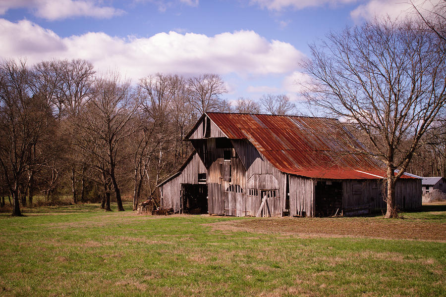 17-0225-106 Wooden Barn in Middle TN Photograph by Lee Smoot - Fine Art ...