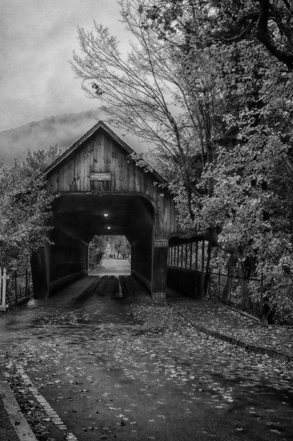 Woodstock middle covered bridge Photograph by Jeff Folger