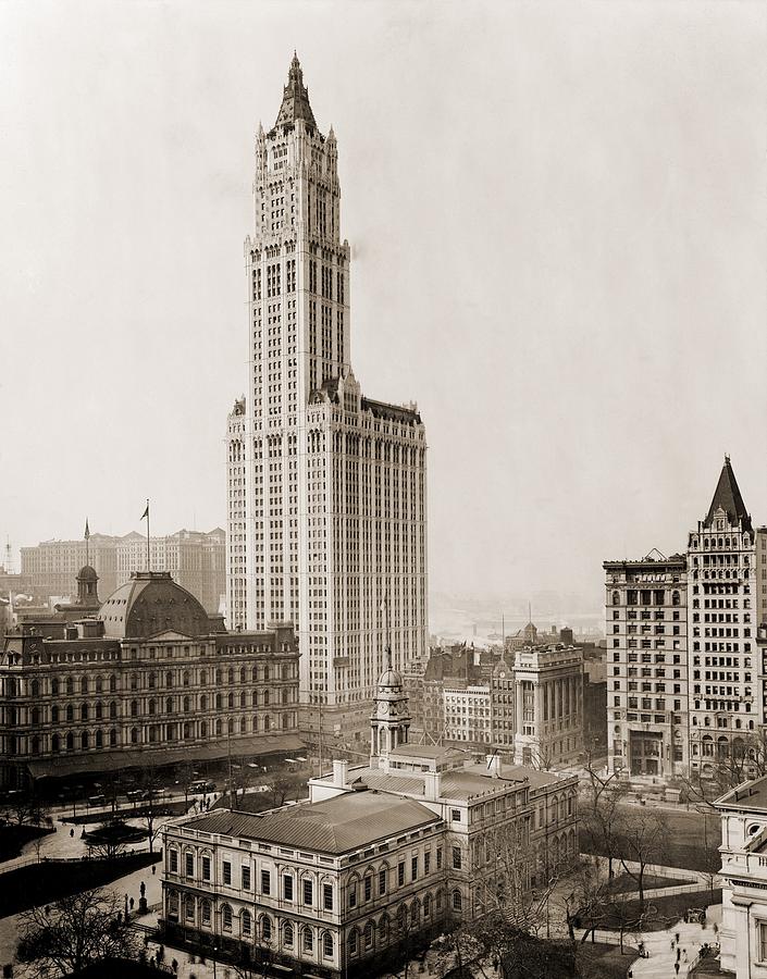 Woolworth Building, The Tallest Photograph By Everett 