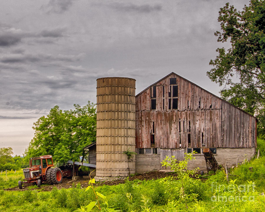 Working Barn Photograph by Rod Best