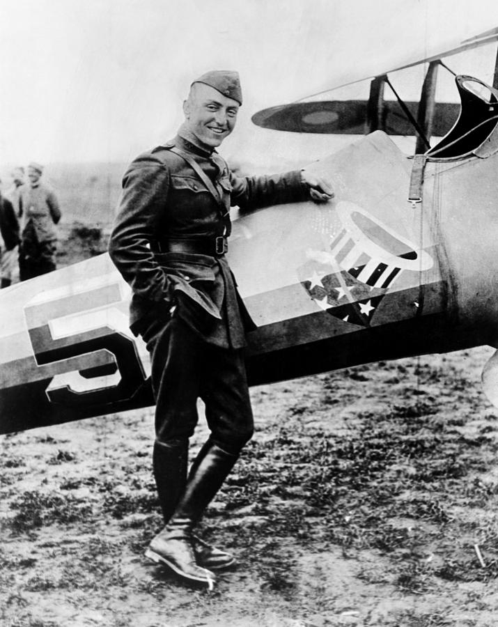 Portrait Photograph - World War I Fighter Ace And Air Advisor by Everett