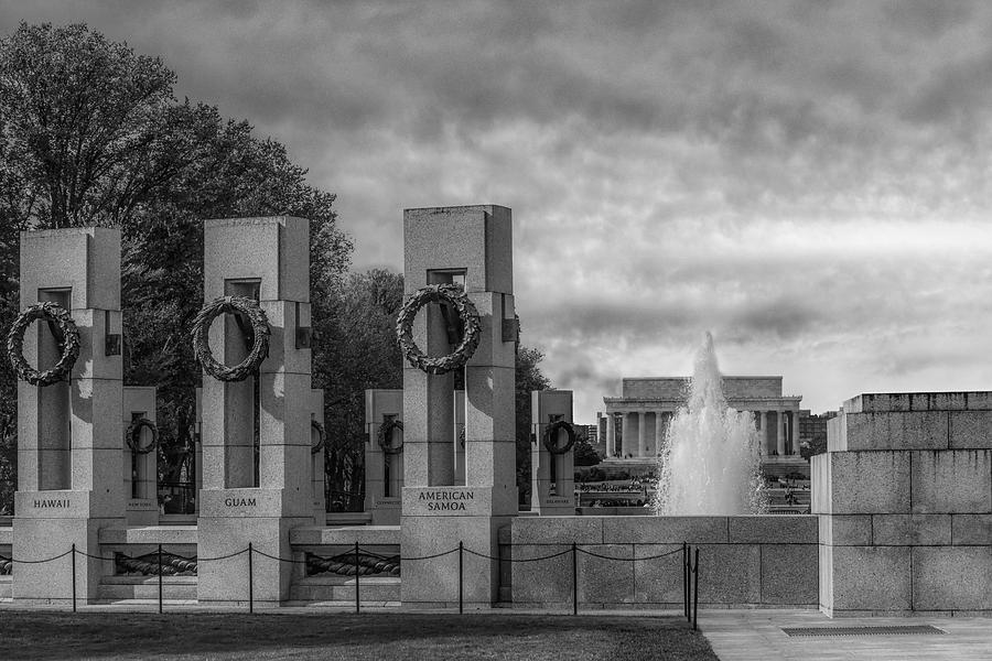 Lincoln Memorial Photograph - World War II Memorial BW by Susan Candelario