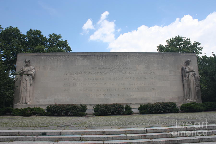 World War II Memorial Wall In Brooklyn Bridge Park Photograph by John Telfer