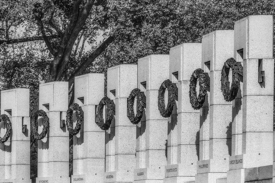 Lincoln Memorial Photograph - World War II Memorial Wreaths BW by Susan Candelario